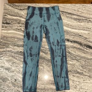 Lulu lemon blue tie dye wunder unders